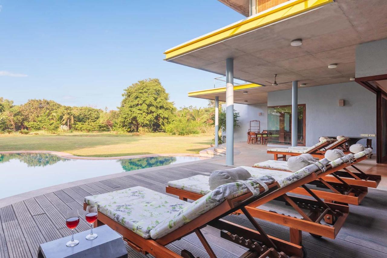 Jay House By Stayvista - Leisure Oasis With Pool, Snooker, Table Tennis & Foosball Fun Alībāg Exterior photo
