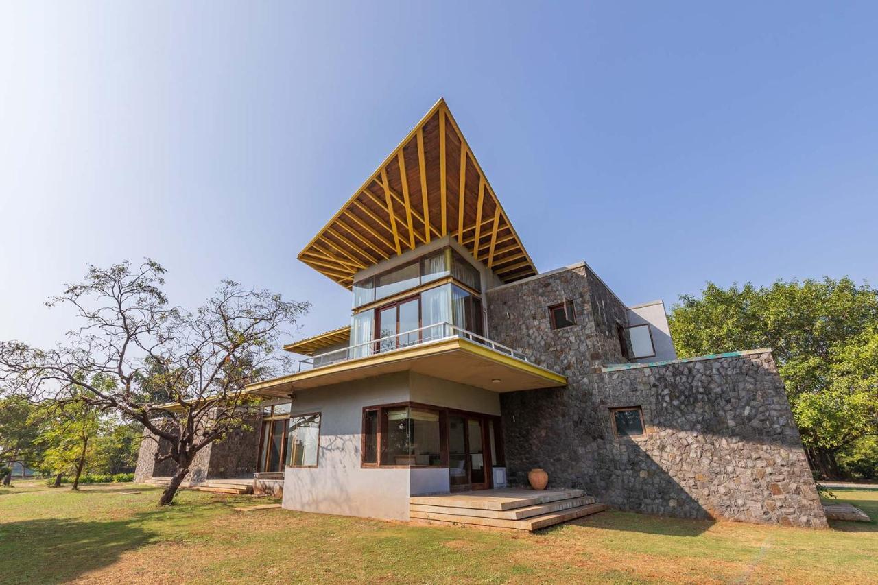 Jay House By Stayvista - Leisure Oasis With Pool, Snooker, Table Tennis & Foosball Fun Alībāg Exterior photo